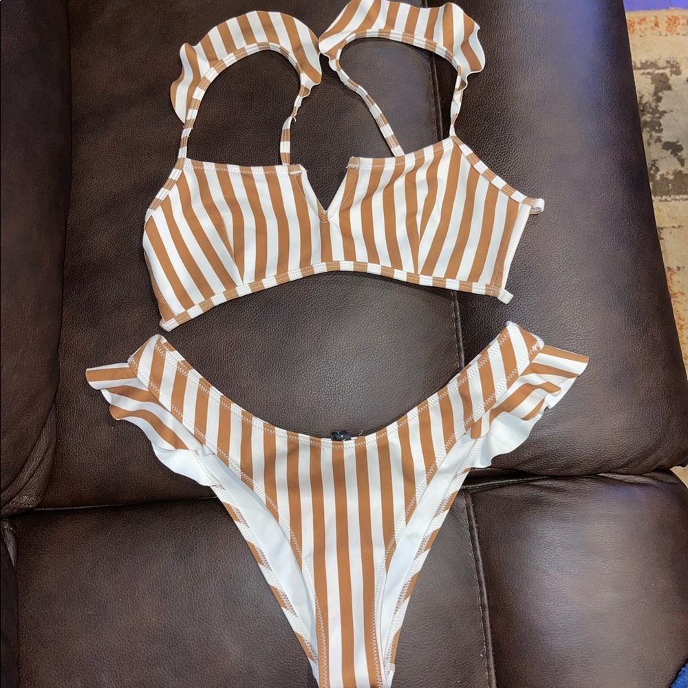 KENDALL and KYLIE ruffle bikini set